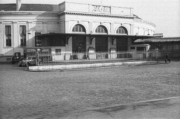 [Denfert-Rochereau exterior]